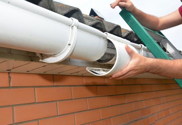 Cost of Gutter Seam Repair in Columbia
