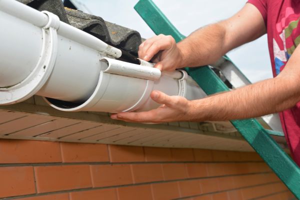 Cost of Large Gutter Repair in Columbia