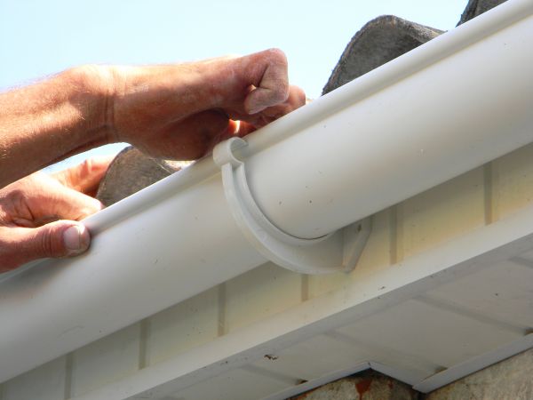 Cost of Plastic Gutter Repair in Columbia