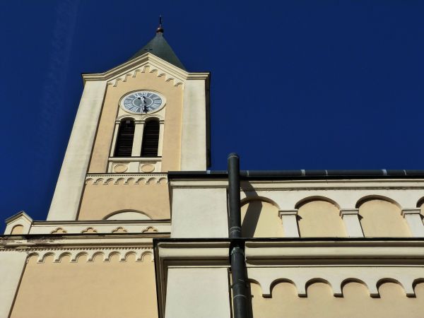 Cost of Church Gutter Installation in Columbia